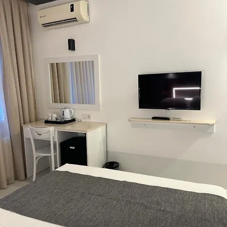 Peninsula מלון 3*