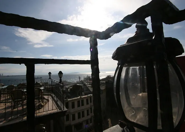 Peninsula Отель