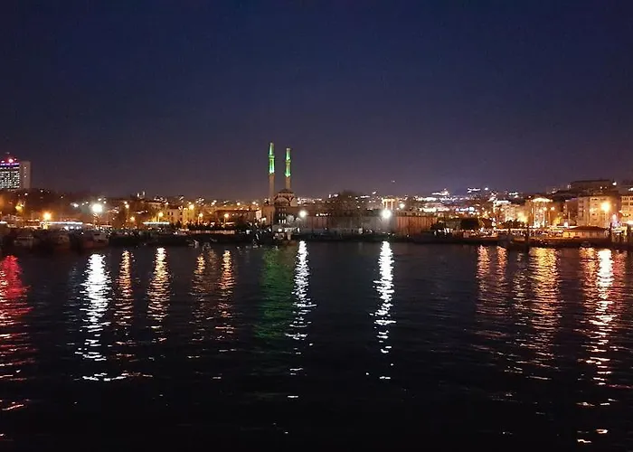 Peninsula Отель 3*