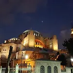 Peninsula Hotel 3*